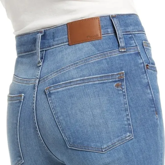 NWT Madewell 9” Mid Rise Skinny Jeans Destroyed