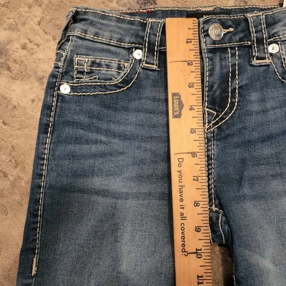 NWT True Religion Riley bermuda knee length Jean shorts.