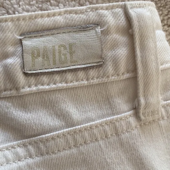 PAIGE white Jimmy Jimmy skinny jeans from Bloomingdale’s w/ front &amp; back pockets
