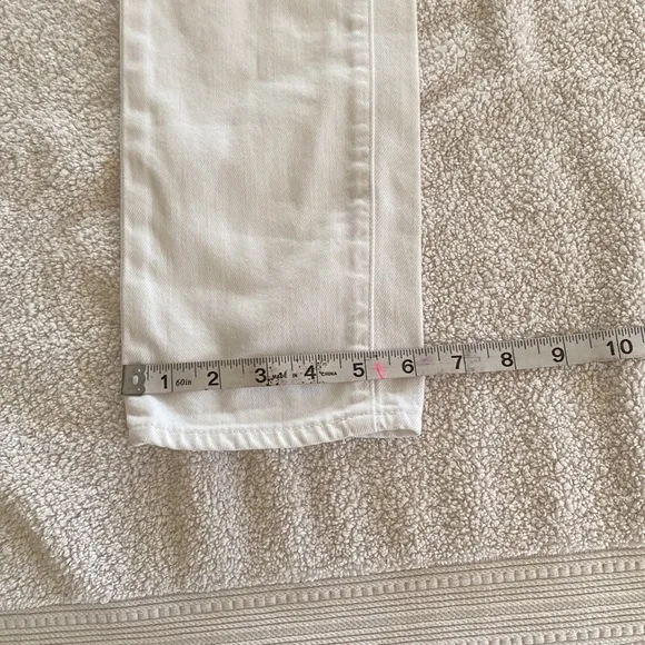 PAIGE white Jimmy Jimmy skinny jeans from Bloomingdale’s w/ front &amp; back pockets