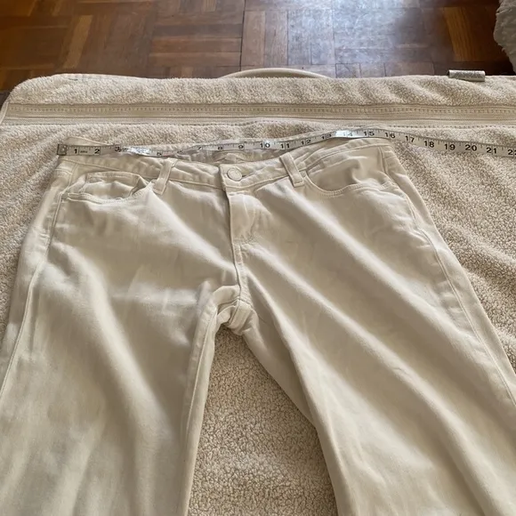 PAIGE white Jimmy Jimmy skinny jeans from Bloomingdale’s w/ front &amp; back pockets