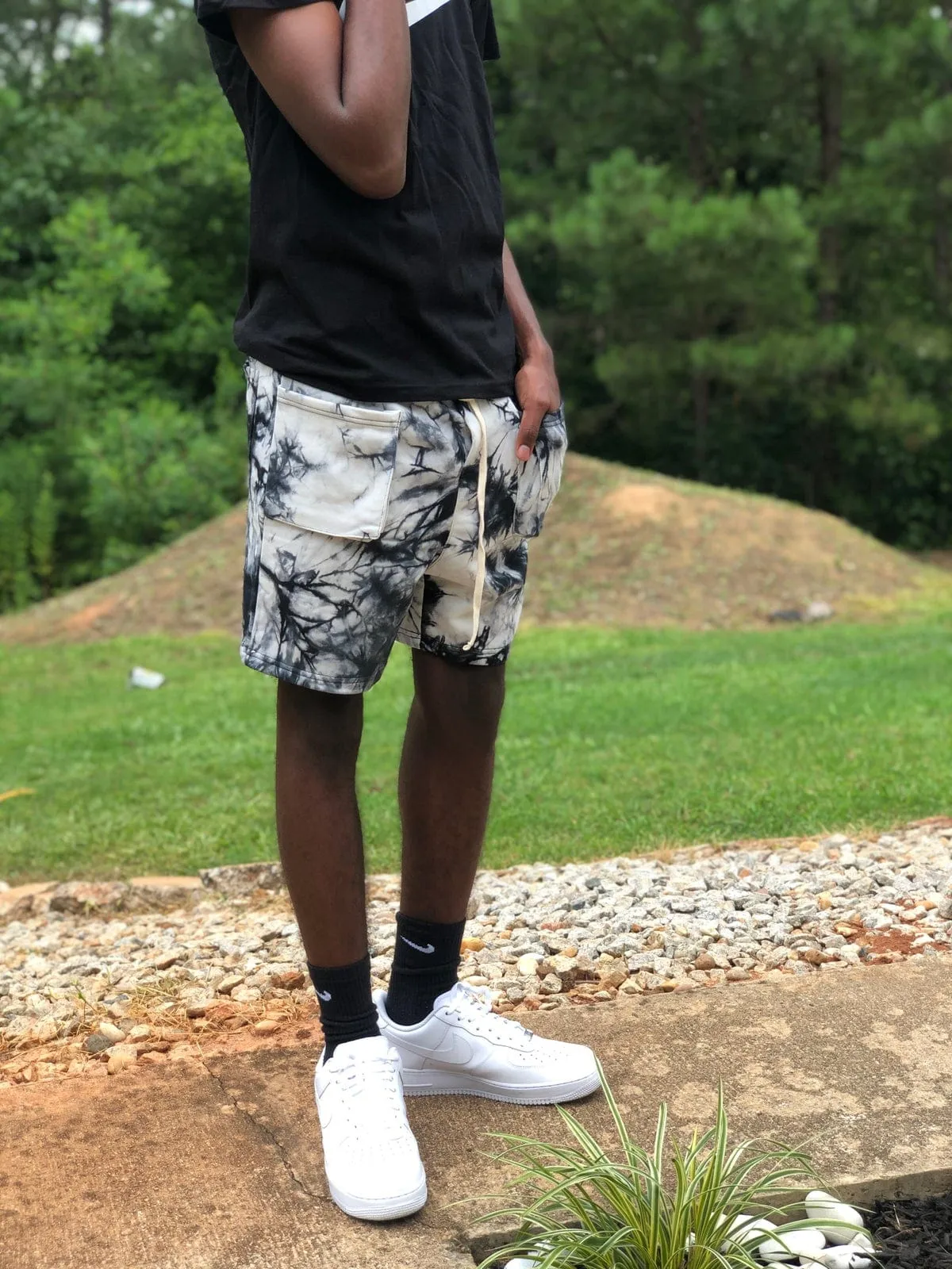 RISKY REWARDS MARBLE TIE DYE CARGO SHORTS