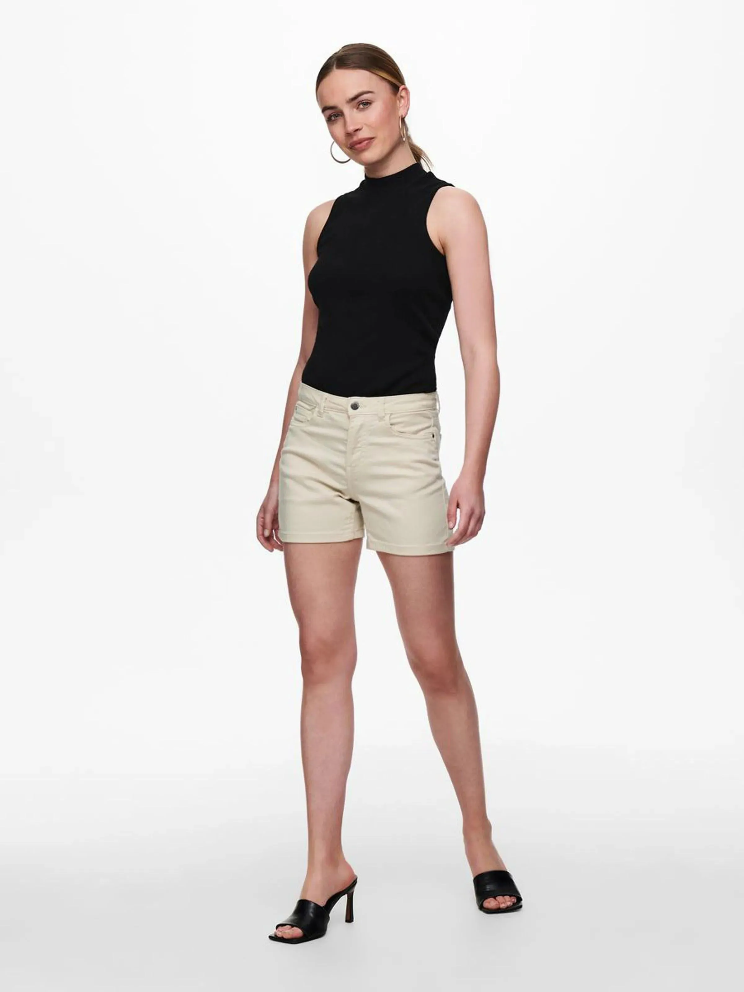 Short Lara