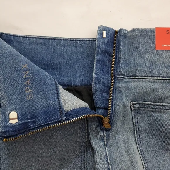 Spanx Jeans Signature Ankle Skinny Back Zip Denim Slimming Sexy NWT Size 29