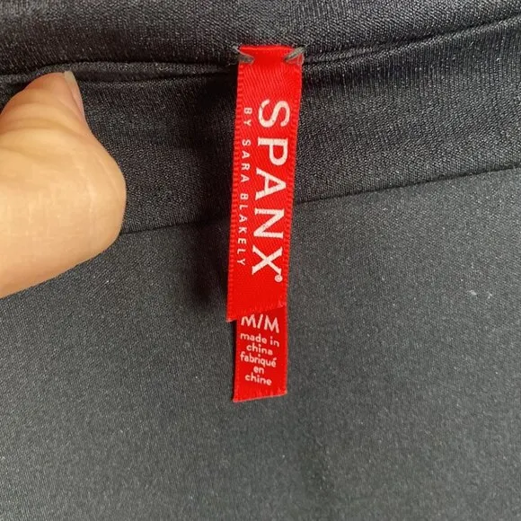 Spanx Women's OnCore Mid-Thigh Short SS6615 - Size Medium