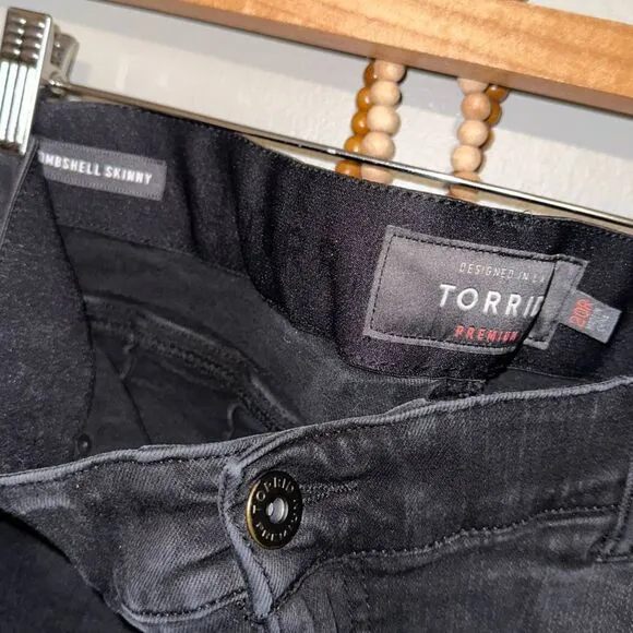 TORRID bombshell skinny jeans DISTRESSED BLACK JEANS - SIZE 20R