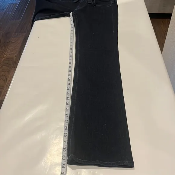 True Religion Billy Seat Boot Cut Mid Rise Jeans Size 28