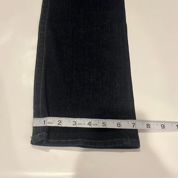 True Religion Billy Seat Boot Cut Mid Rise Jeans Size 28