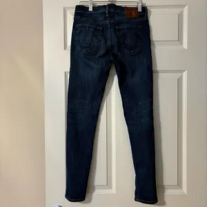 True Religion Halle Mid Rise Super skinny Jeans, size 27