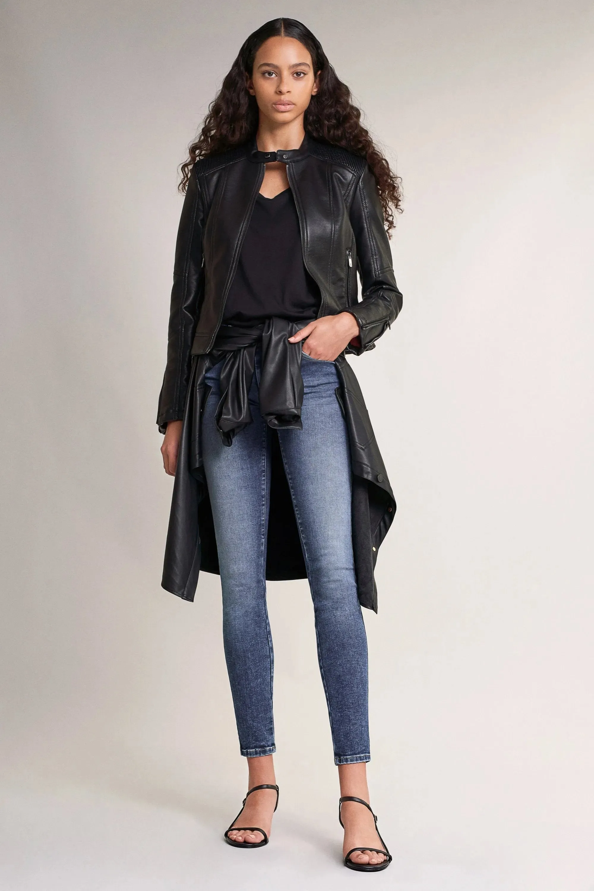 Vaqueros Push Up Wonder skinny con detalle