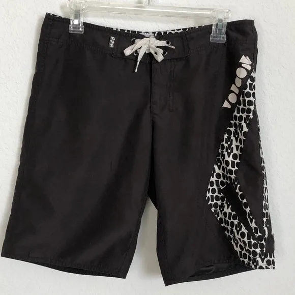 Volcom Miss Mod Black &amp; White Bermuda Trunk Surf Board Shorts Size 7