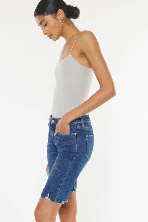 Zeyda Mid-rise Bermudas by Kancan // Dark Wash